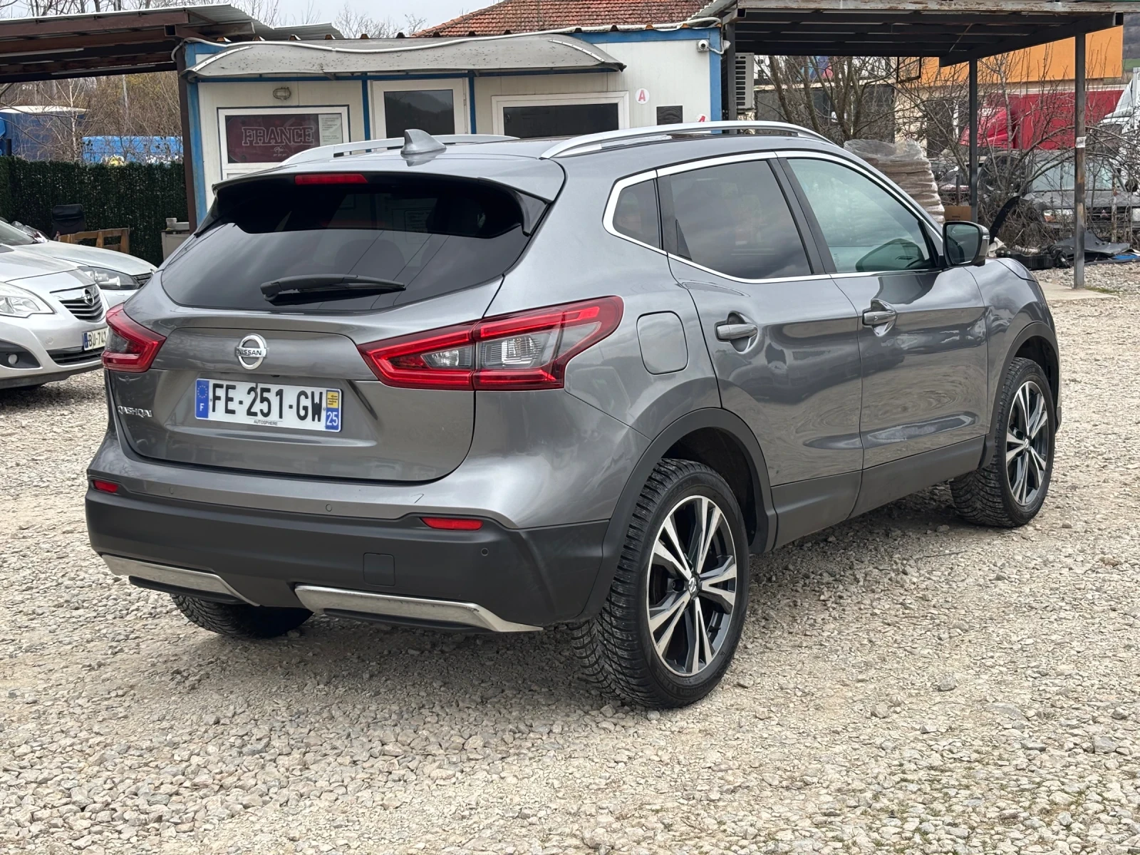 Nissan Qashqai, снимка 4 - Автомобили и джипове - 53888667
