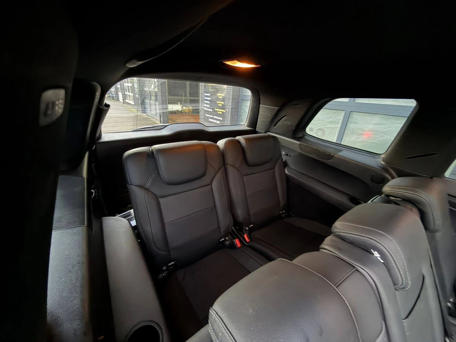 Mercedes-Benz GLS 350 D 4MATIC 7-МЕСТЕН AMG NIGHT PACK ПАНО ЛИЗИНГ 100% , снимка 11 - Автомобили и джипове - 54011793