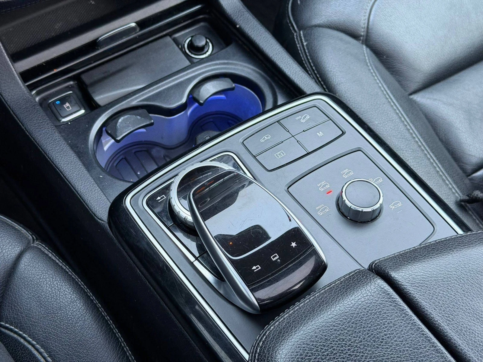 Mercedes-Benz GLS 350 D 4MATIC 7-МЕСТЕН AMG NIGHT PACK ПАНО ЛИЗИНГ 100% , снимка 6 - Автомобили и джипове - 54011793