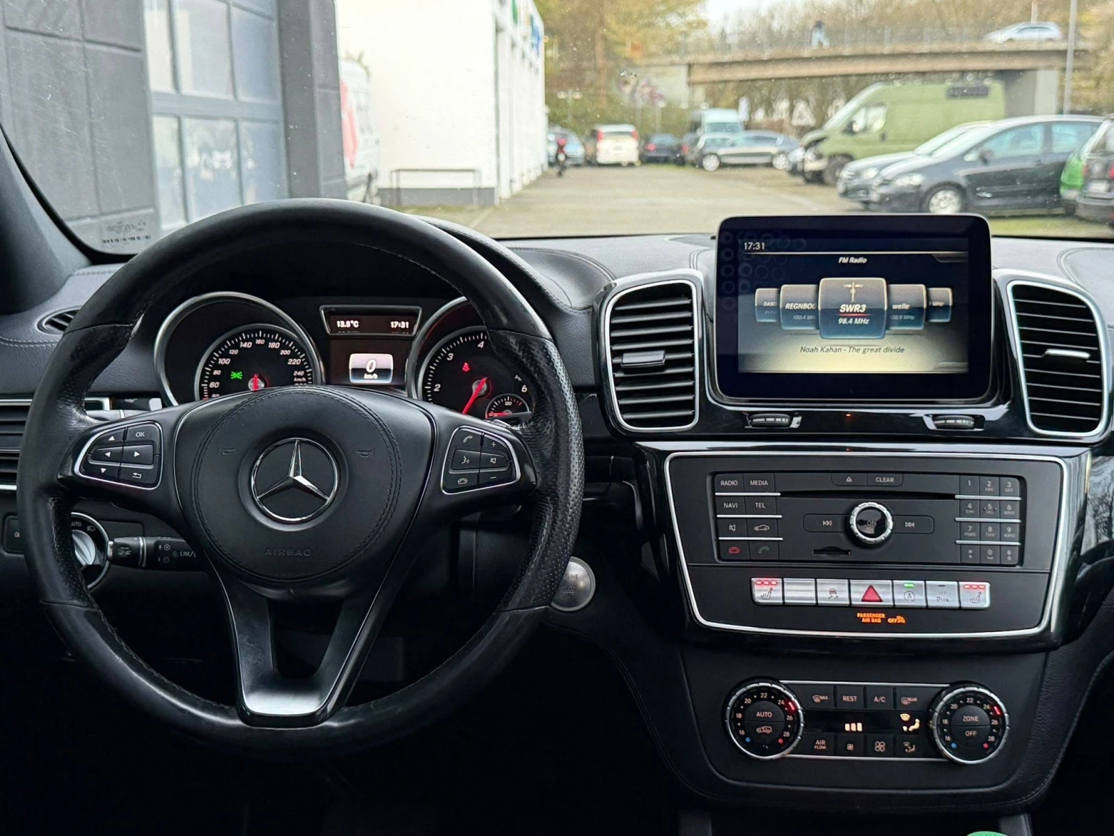 Mercedes-Benz GLS 350 D 4MATIC 7-МЕСТЕН AMG NIGHT PACK ПАНО ЛИЗИНГ 100% , снимка 8 - Автомобили и джипове - 54011793