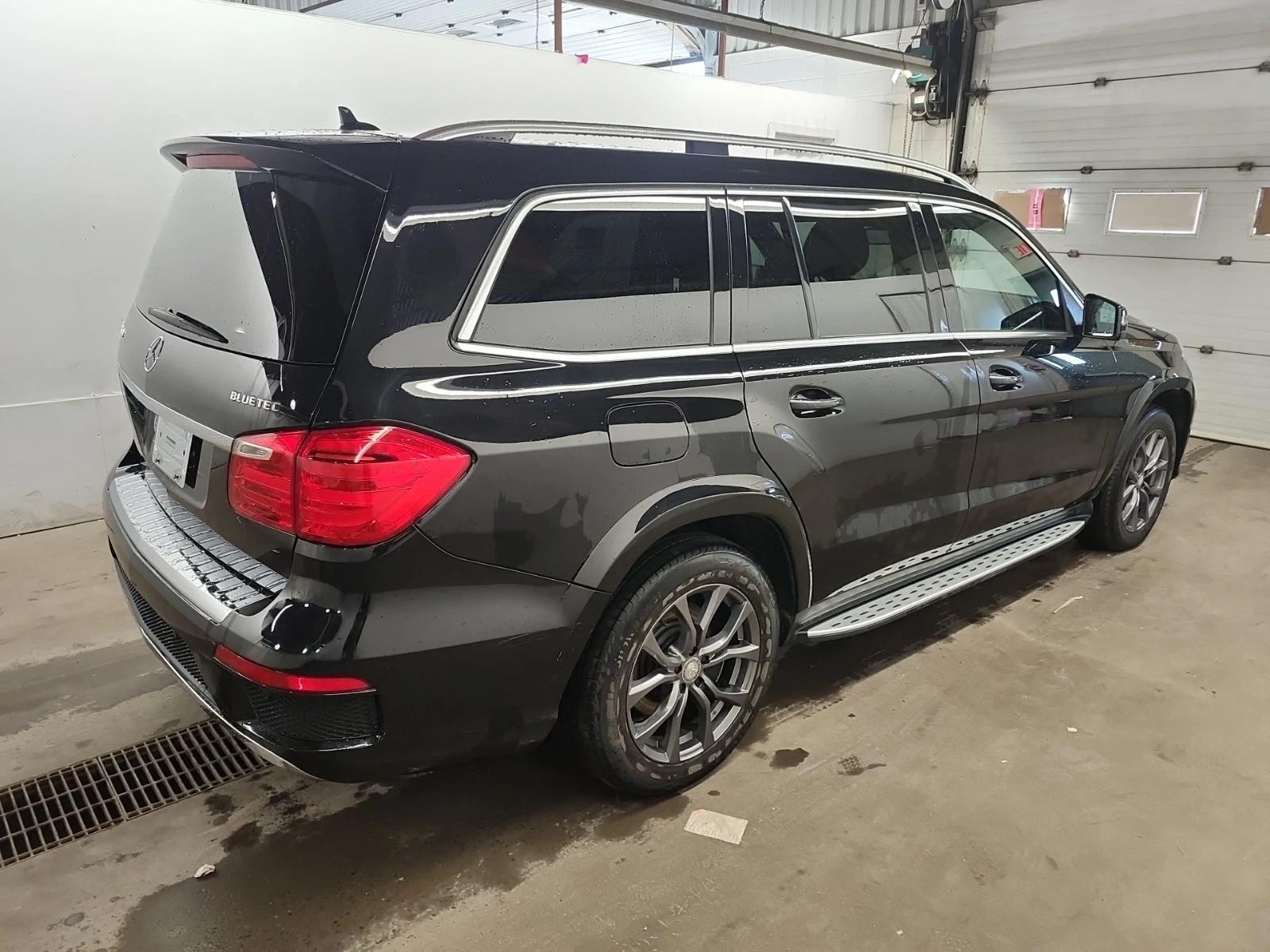 Mercedes-Benz GL 350 AMG LINE/360 VIEW/KEYLESS/LANE ASSIST, снимка 4 - Автомобили и джипове - 54069782
