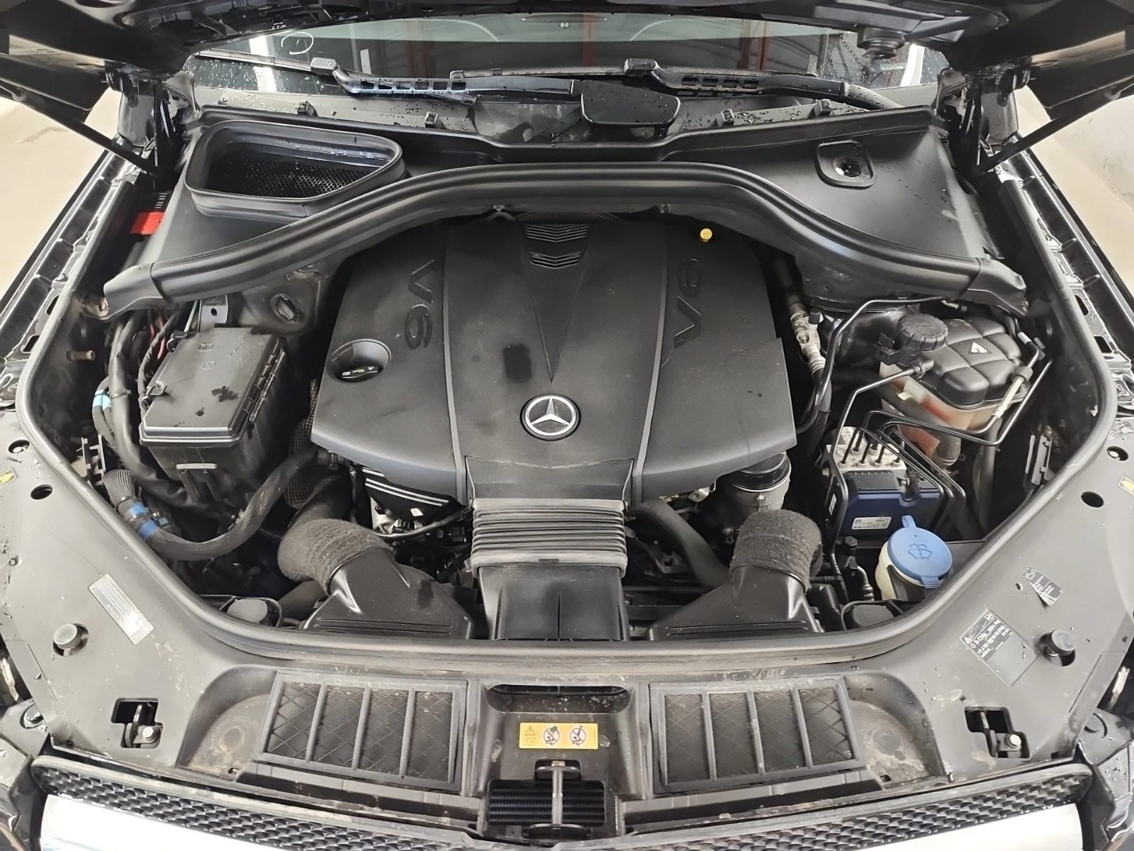 Mercedes-Benz GL 350 AMG LINE/360 VIEW/KEYLESS/LANE ASSIST, снимка 16 - Автомобили и джипове - 54069782