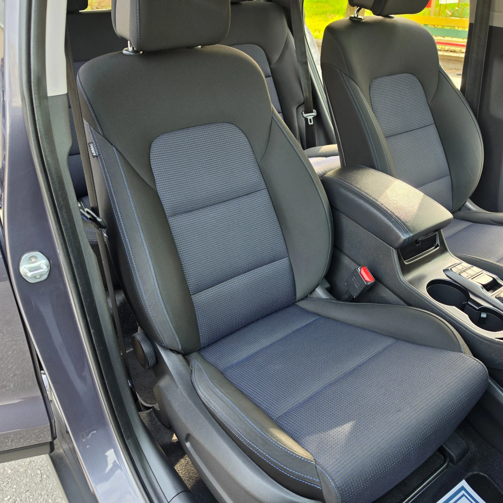 Hyundai Tucson 1.7CRDI AVTOMAT, снимка 9 - Автомобили и джипове - 54197617