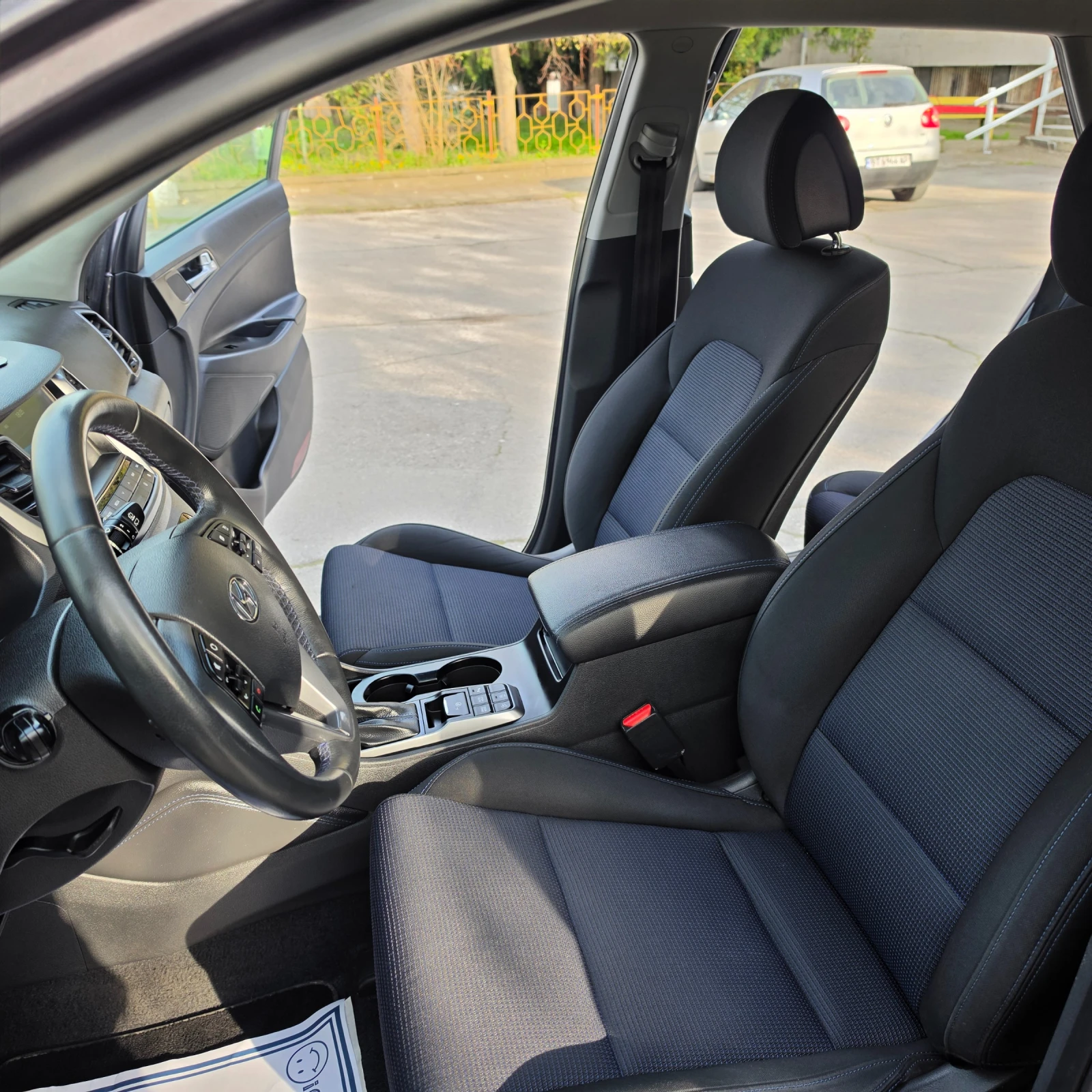 Hyundai Tucson 1.7CRDI AVTOMAT, снимка 14 - Автомобили и джипове - 54197617