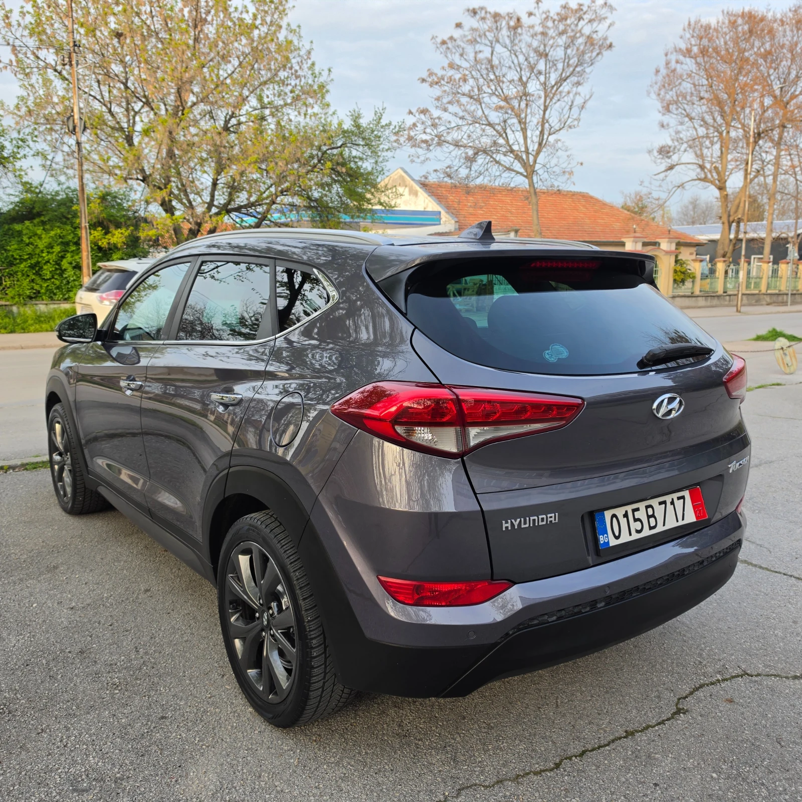 Hyundai Tucson 1.7CRDI AVTOMAT, снимка 6 - Автомобили и джипове - 54197617