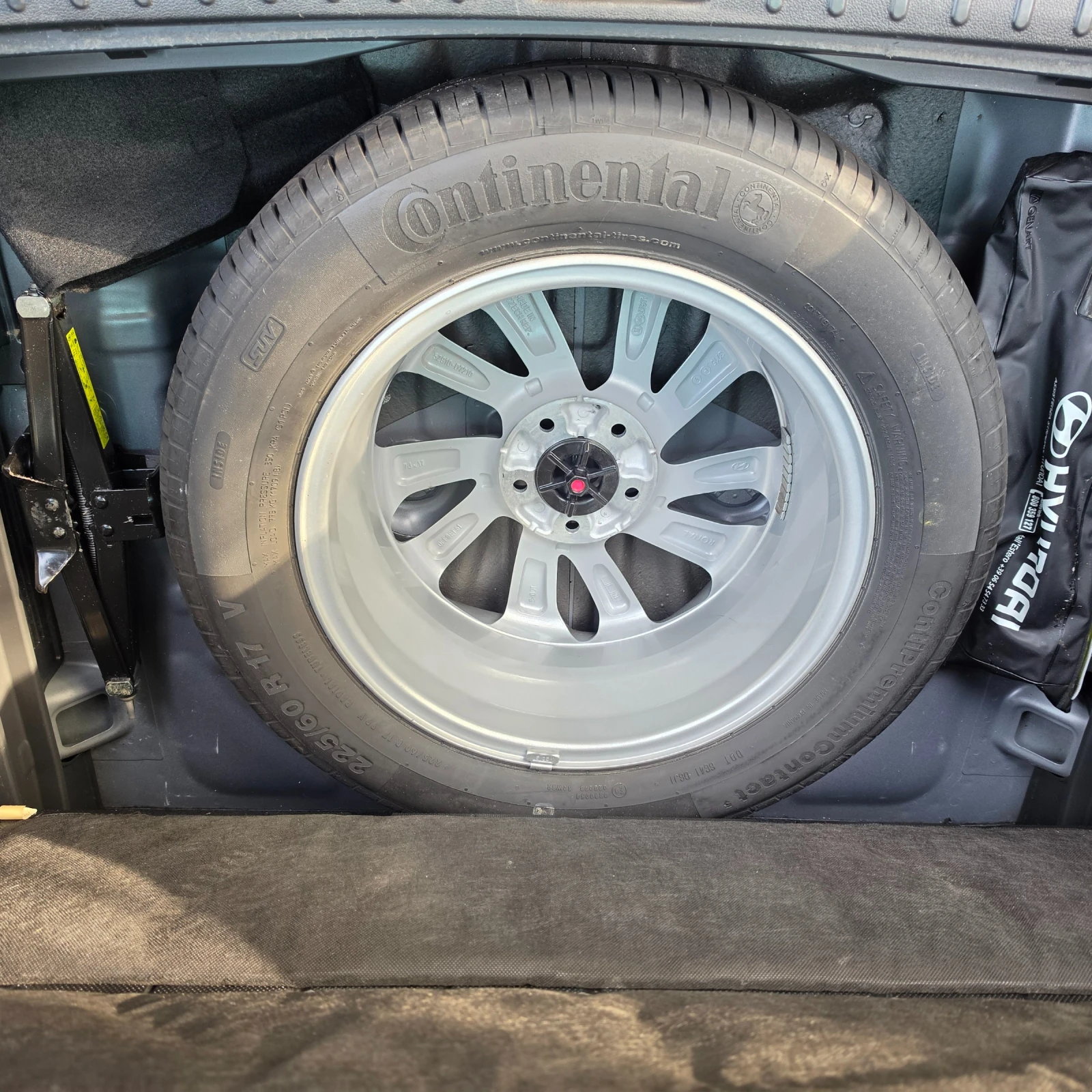 Hyundai Tucson 1.7CRDI AVTOMAT, снимка 12 - Автомобили и джипове - 54197617