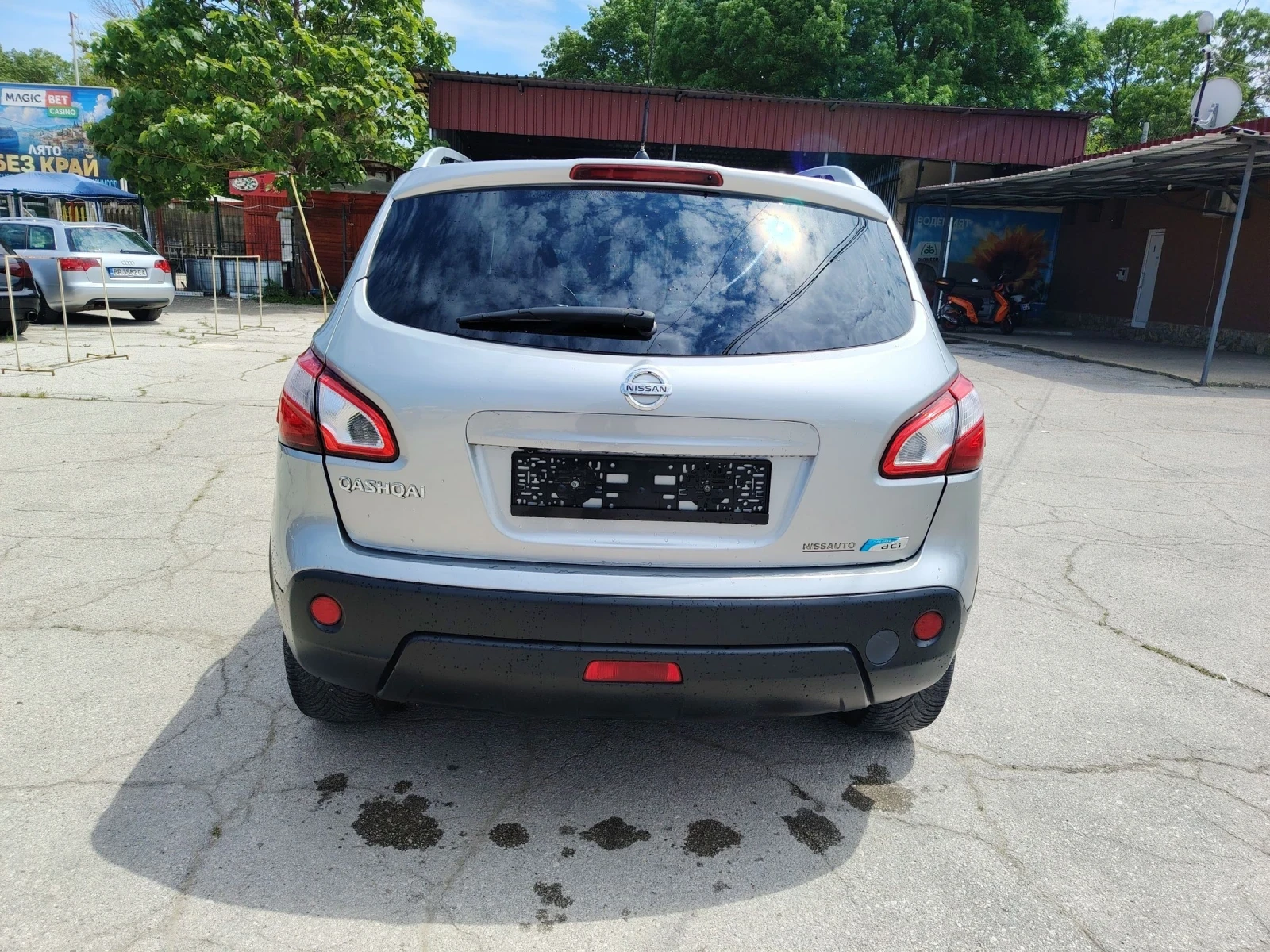 Nissan Qashqai 1.6dci 136ks, снимка 3 - Автомобили и джипове - 54635769