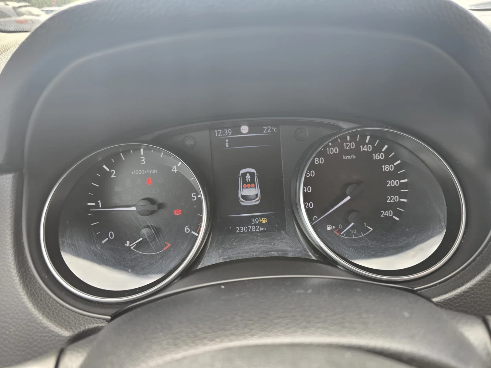 Nissan Qashqai 1.6DCI, снимка 16 - Автомобили и джипове - 56185805