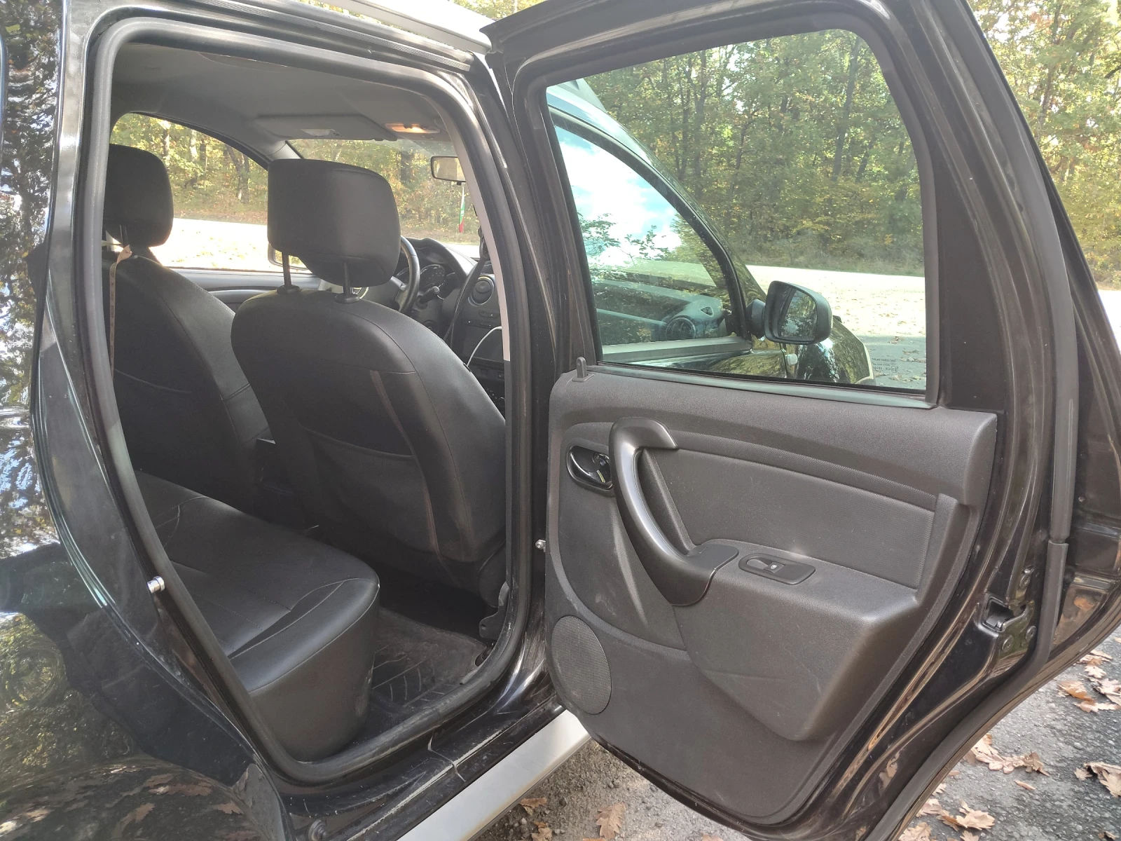 Dacia Duster 1.6 16v 105hp LPG, снимка 10 - Автомобили и джипове - 56643275