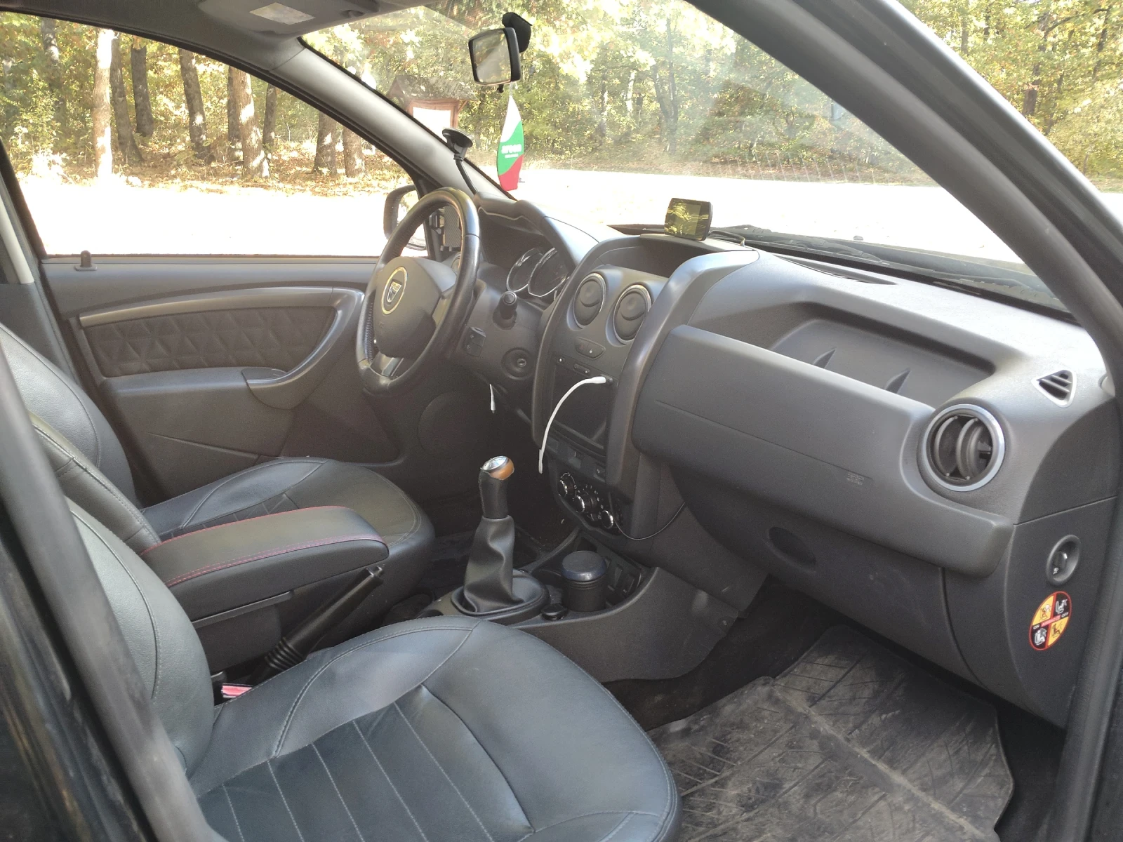 Dacia Duster 1.6 16v 105hp LPG, снимка 12 - Автомобили и джипове - 56643275
