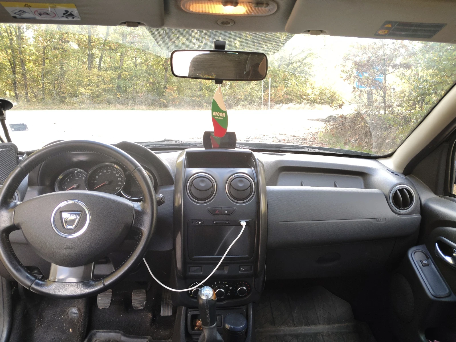 Dacia Duster 1.6 16v 105hp LPG, снимка 17 - Автомобили и джипове - 56643275