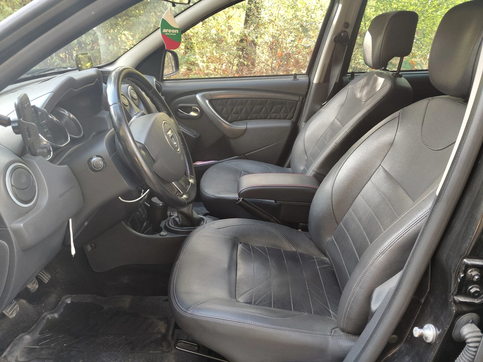 Dacia Duster 1.6 16v 105hp LPG, снимка 16 - Автомобили и джипове - 56643275