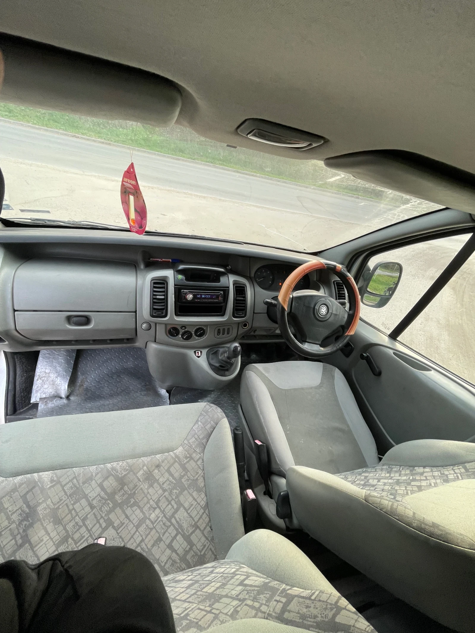 Opel Vivaro 1.9 DCI - изображение 6