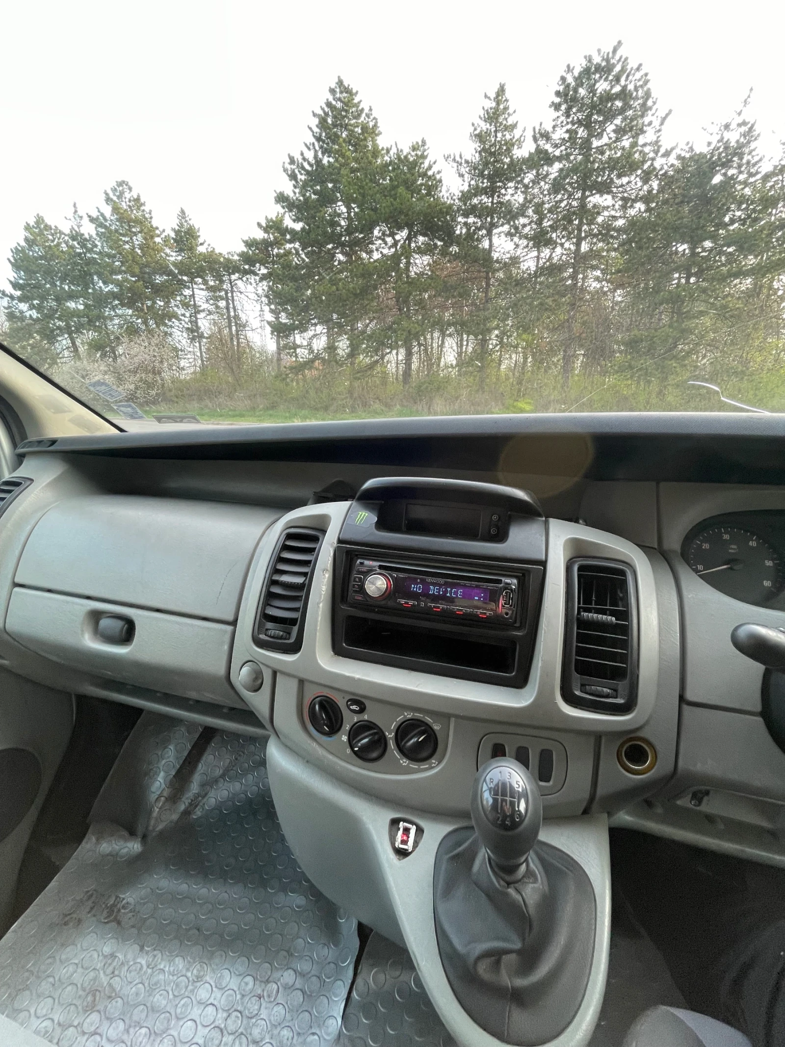Opel Vivaro 1.9 DCI - изображение 8