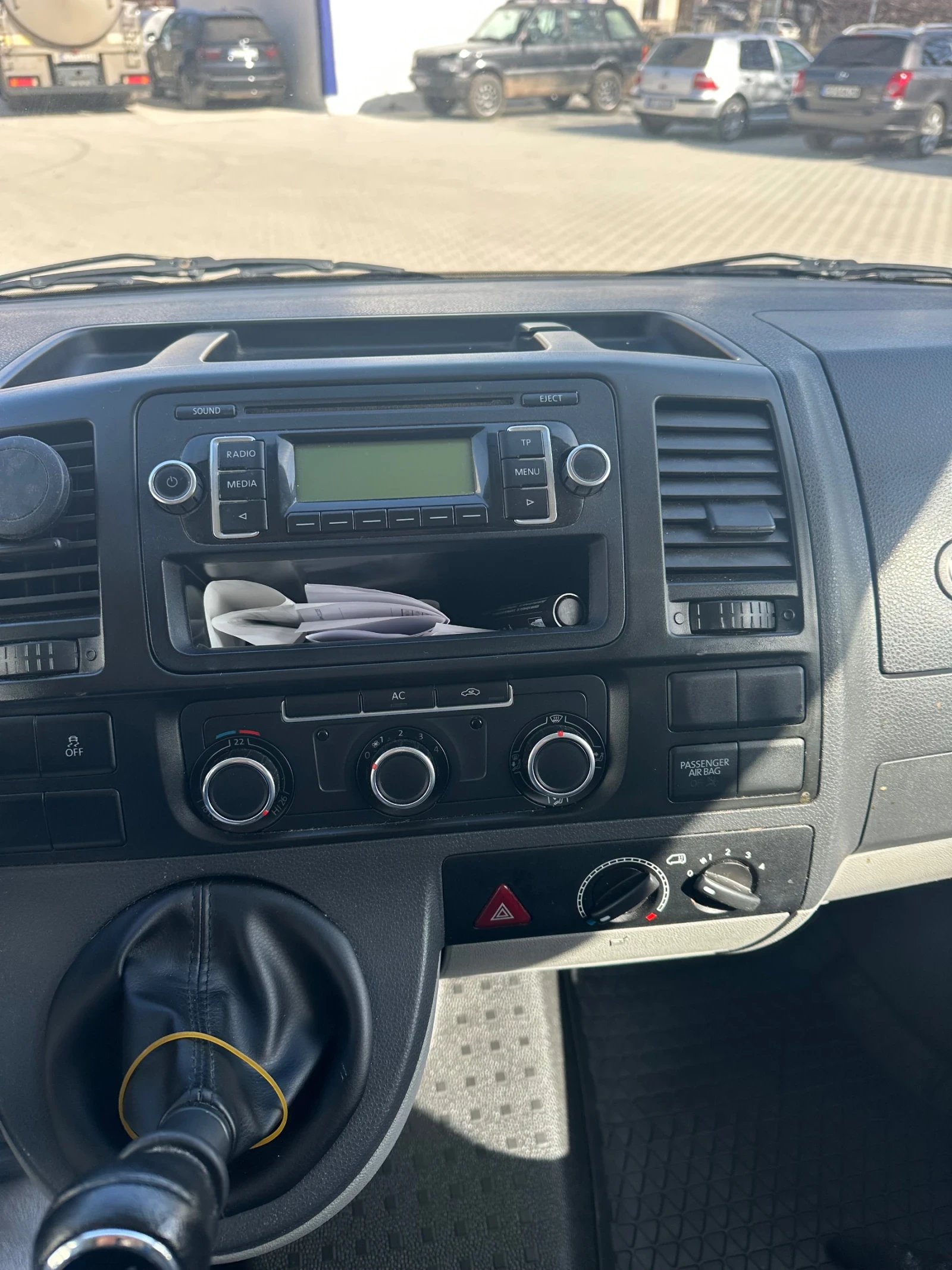 VW Transporter T5.1 2.0 TDI 102 hp, снимка 11 - Бусове и автобуси - 53715553