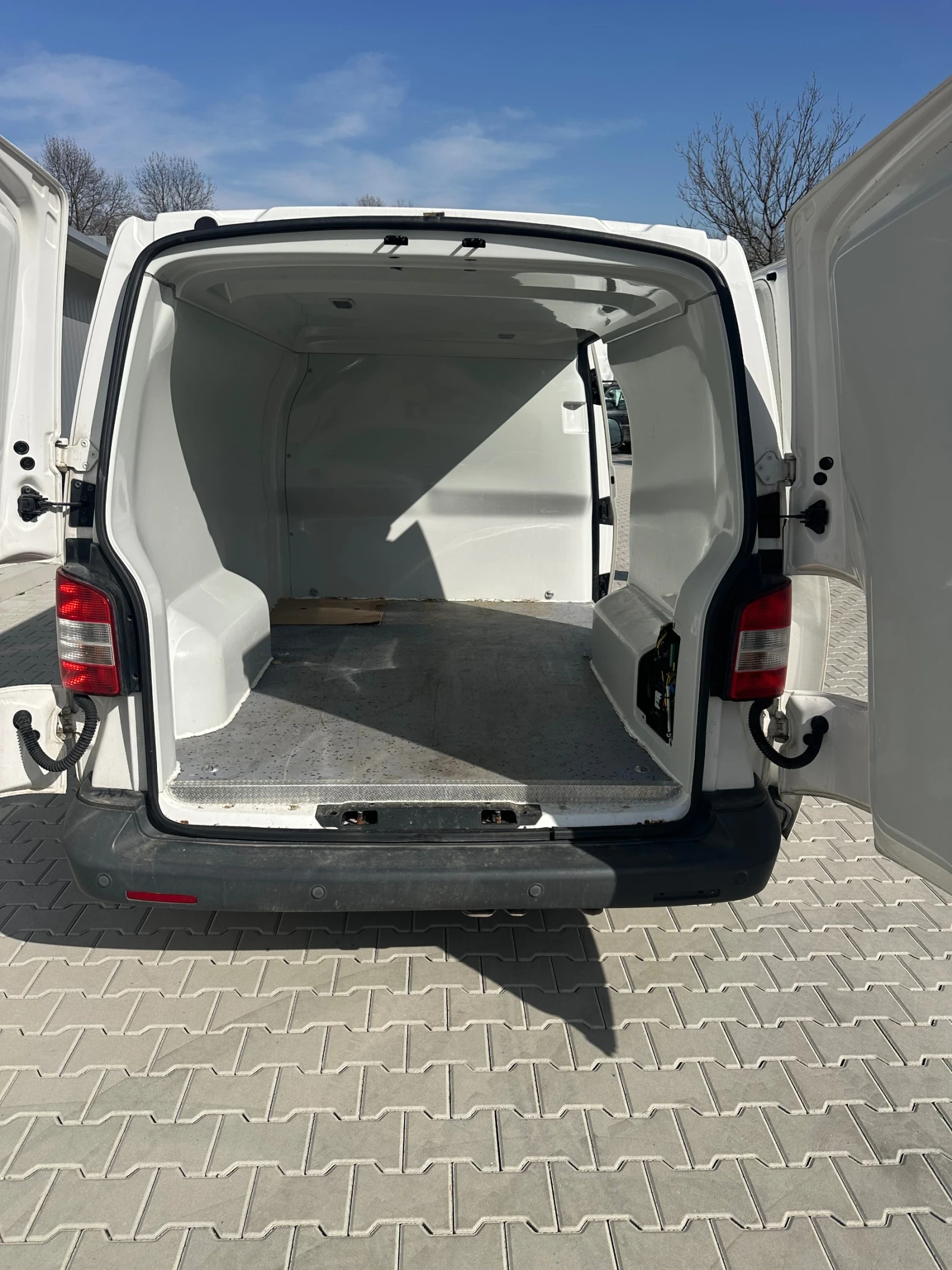 VW Transporter T5.1 2.0 TDI 102 hp - изображение 7