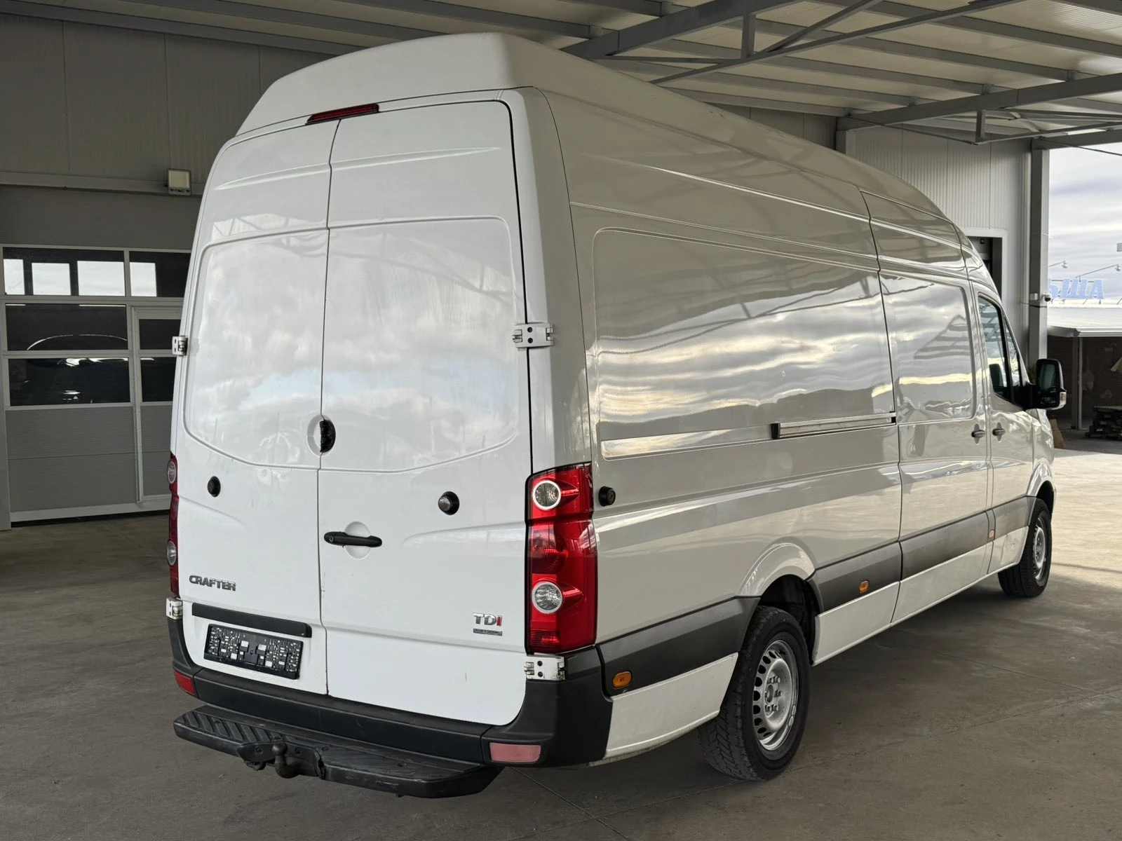 VW Crafter 136ps* 6ск* МАКСИ* КЛИМАТИК, снимка 5 - Бусове и автобуси - 56708120