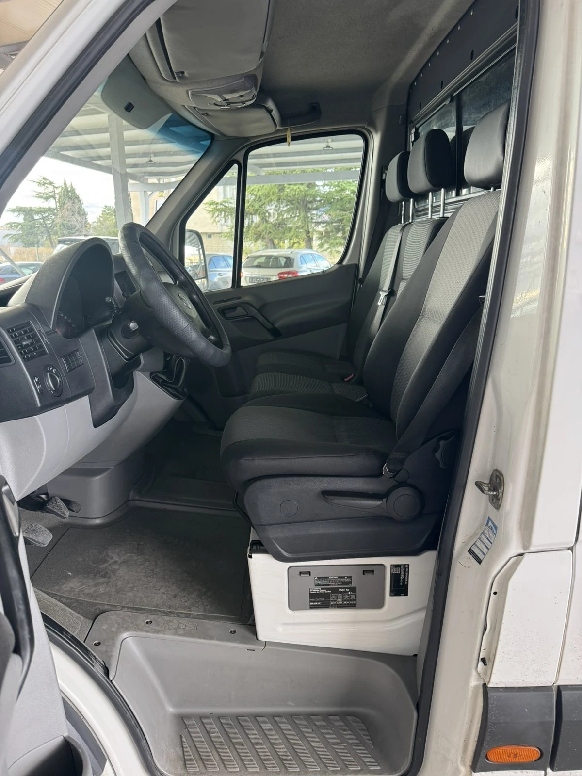 VW Crafter 136ps* 6ск* МАКСИ* КЛИМАТИК, снимка 9 - Бусове и автобуси - 56708120