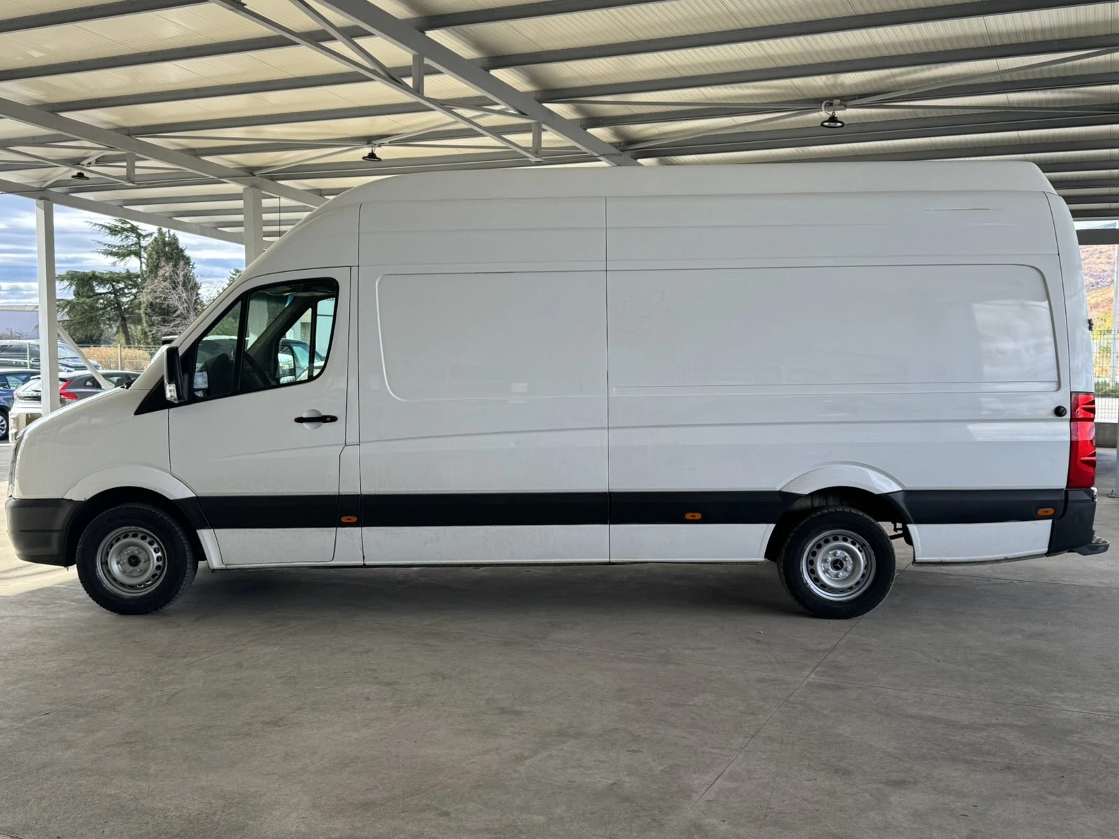 VW Crafter 136ps* 6ск* МАКСИ* КЛИМАТИК, снимка 2 - Бусове и автобуси - 56708120