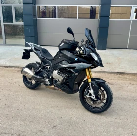     BMW S 1000XR Triple Black