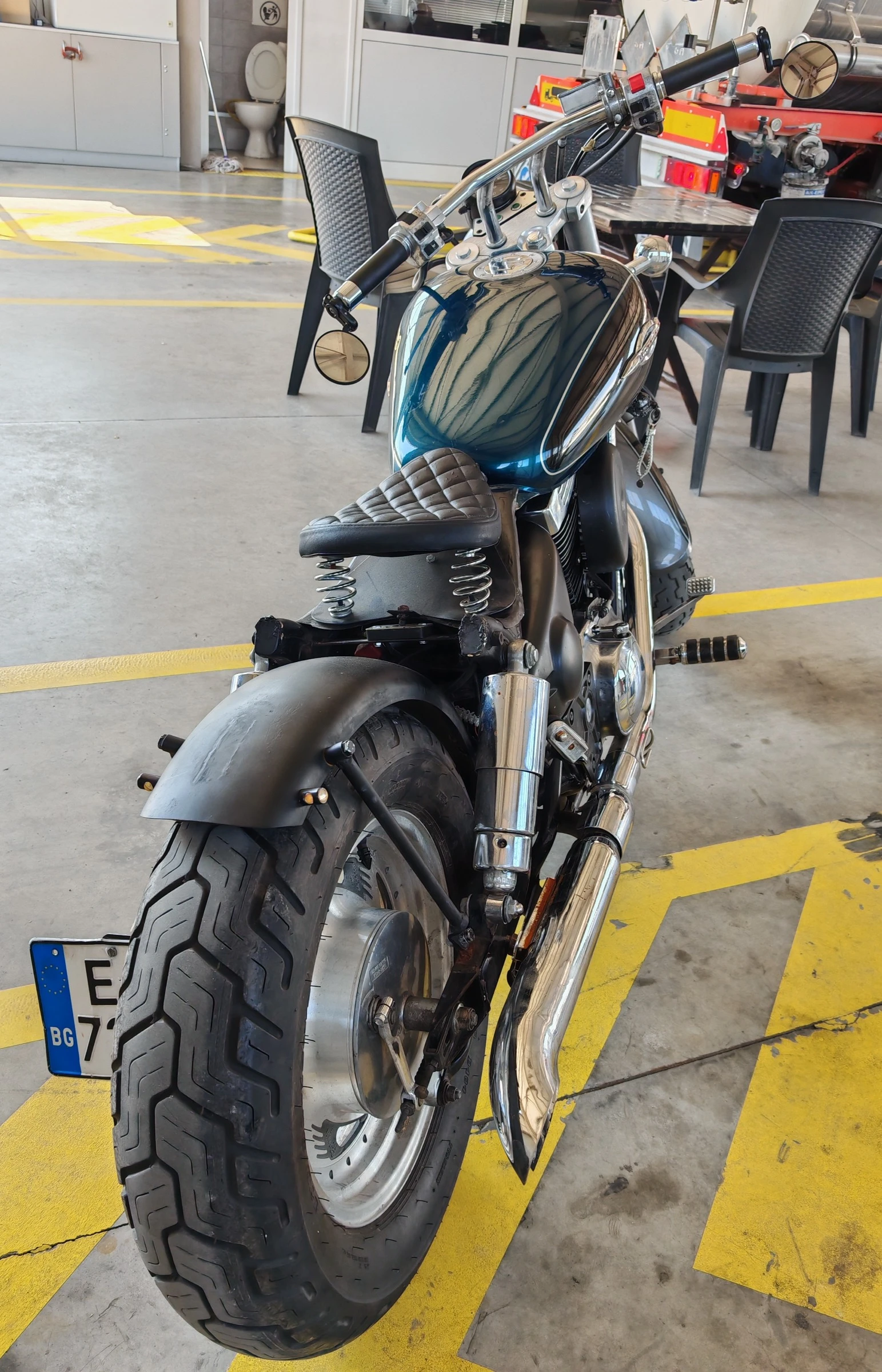 Suzuki Marauder Custom BOBBER VZ800