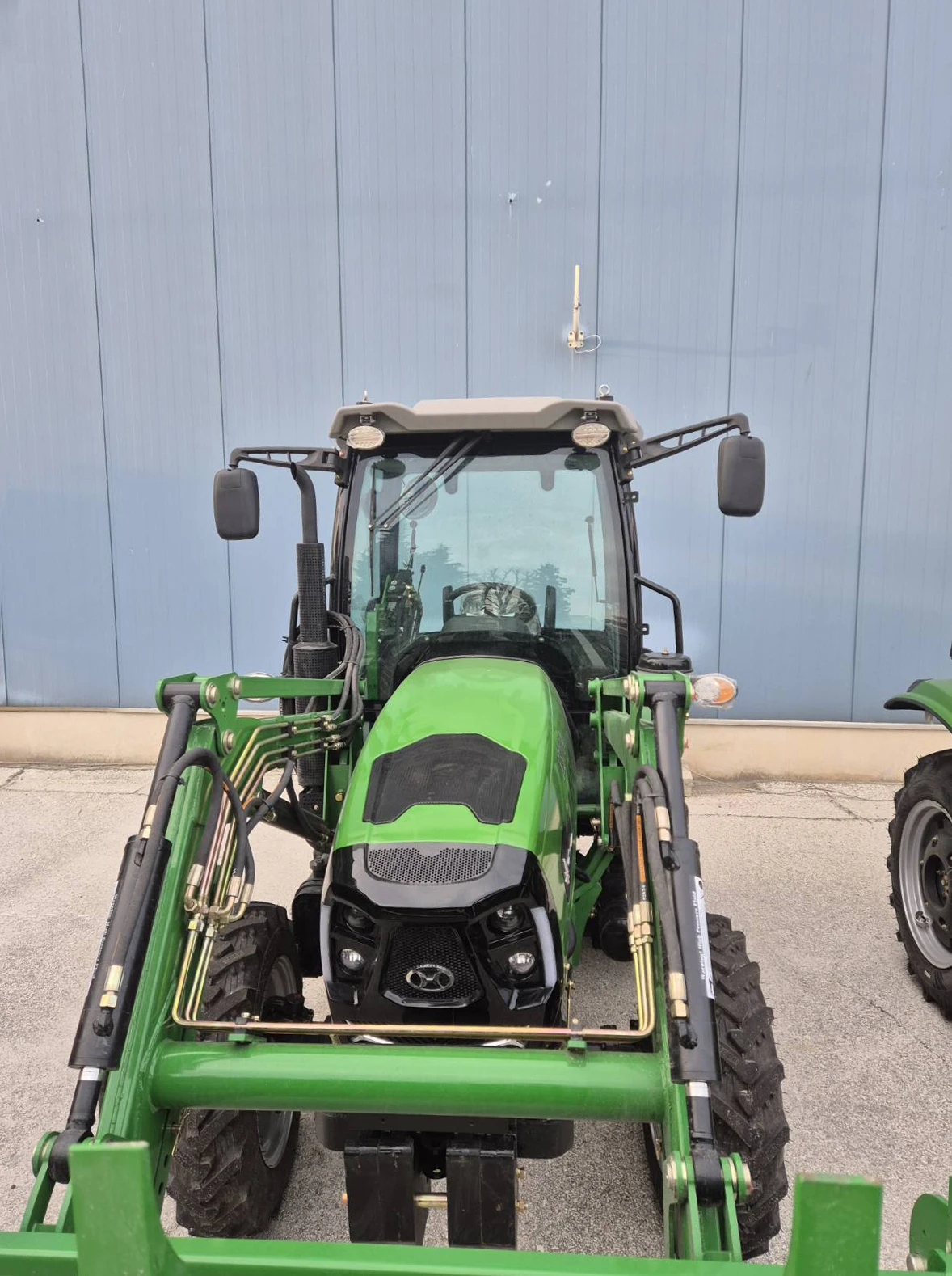 Трактор Друга марка НОВ 70 к.с. XS704 - КЛИМАТИЗИРАН - Гаранция - изображение 6