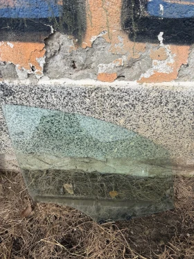 Citroen DS4 2011г предно дясно стъкло, снимка 2 - Части - 53593023