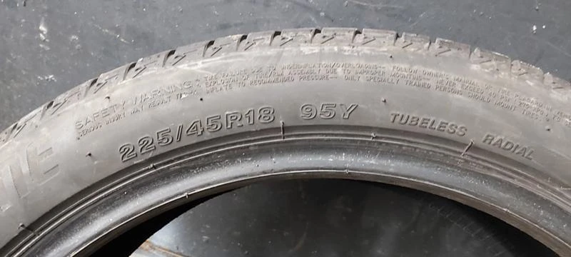 Гуми Летни 225/45R18, снимка 7 - Гуми и джанти - 32281873