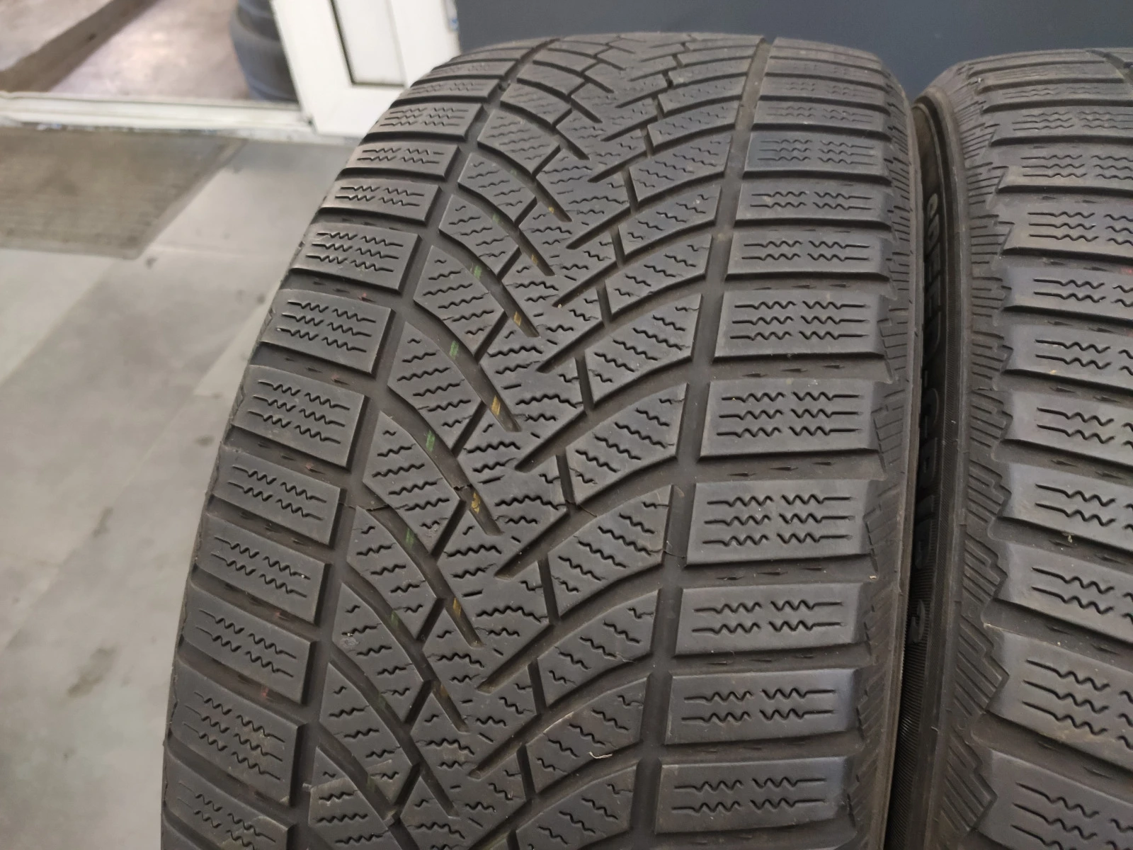  235/45R18 | Mobile.bg   1