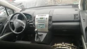 Toyota Corolla verso  2.2D4-D НА ЧАСТИ , снимка 7