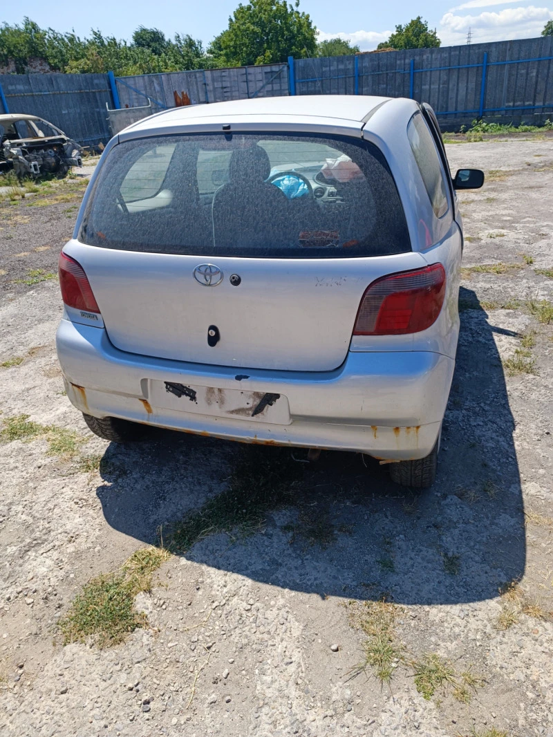 Toyota Yaris 1.0, снимка 2 - Автомобили и джипове - 33676501