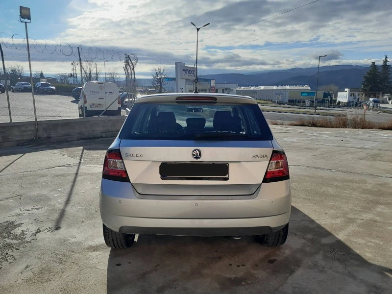 Skoda Fabia, снимка 5 - Автомобили и джипове - 47088604