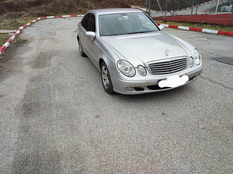 Mercedes-Benz E 270, снимка 4 - Автомобили и джипове - 40245328