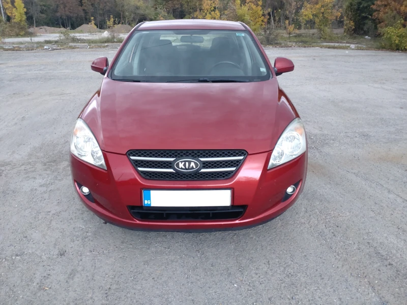 Kia Ceed 1.6, снимка 2 - Автомобили и джипове - 48084677