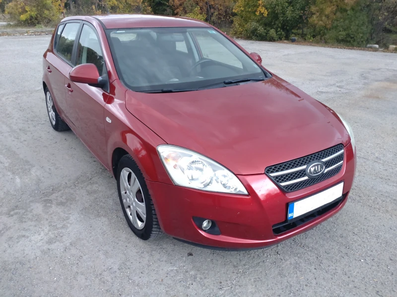 Kia Ceed 1.6, снимка 3 - Автомобили и джипове - 48084677