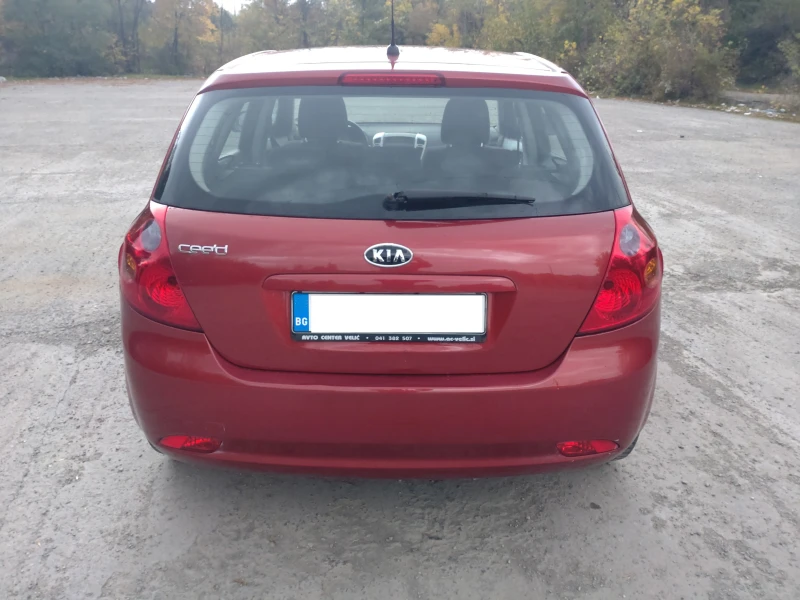 Kia Ceed 1.6, снимка 5 - Автомобили и джипове - 48084677