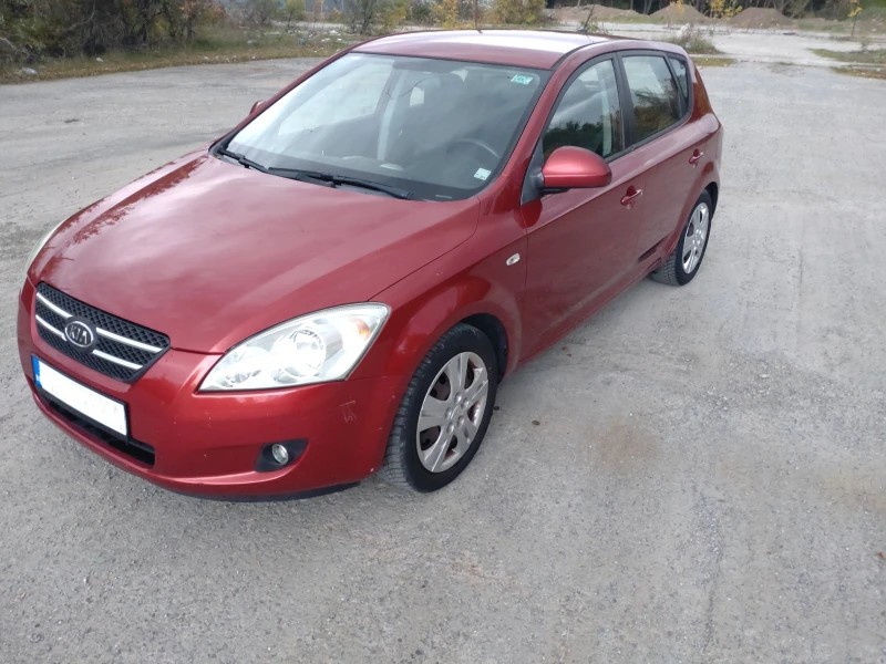 Kia Ceed 1.6, снимка 1 - Автомобили и джипове - 48084677