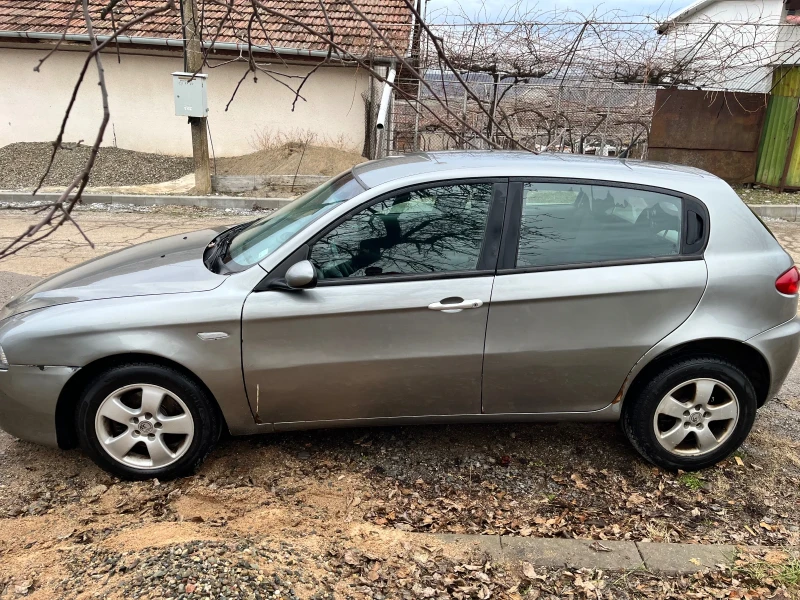 Alfa Romeo 147 1.9 Jtd 120кс, снимка 4 - Автомобили и джипове - 49143561