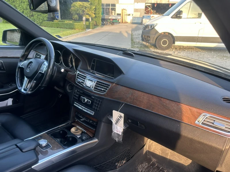 Mercedes-Benz E 220, снимка 7 - Автомобили и джипове - 49599721