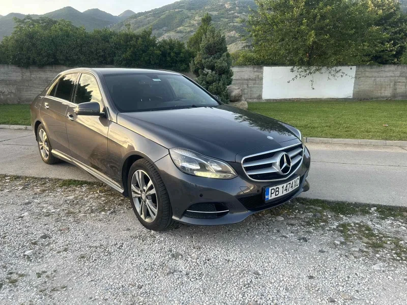 Mercedes-Benz E 220, снимка 1 - Автомобили и джипове - 49599721