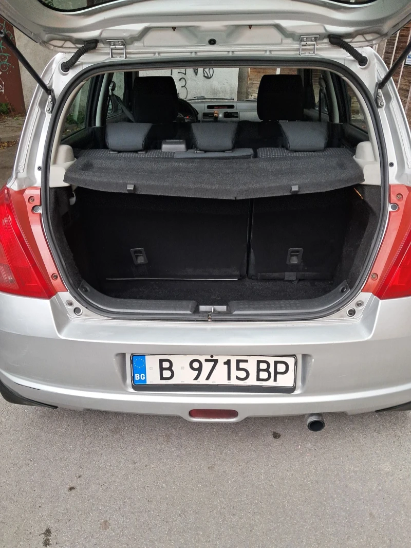 Suzuki Swift 1.3DDIS, снимка 12 - Автомобили и джипове - 52570058