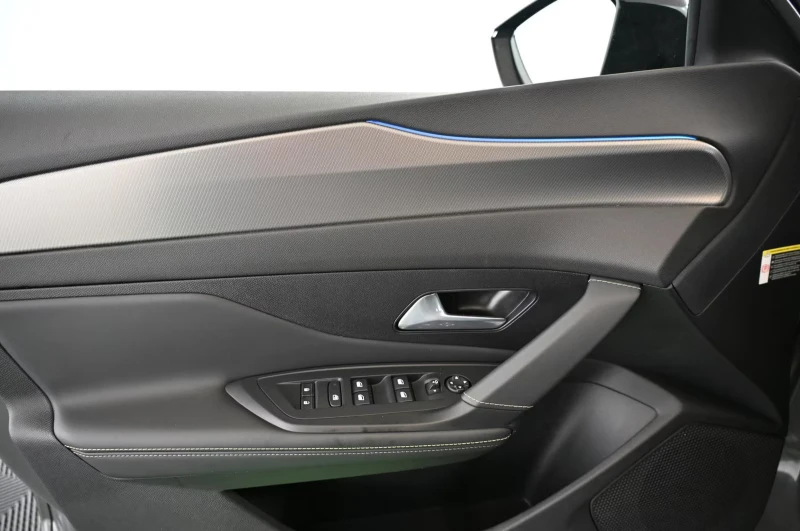 Peugeot 308 PHEV/224HP/GT/MATRIX/FOCAL/360/482g, снимка 13 - Автомобили и джипове - 52157533