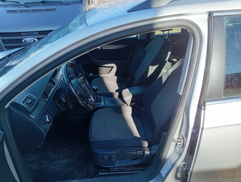 VW Passat 1.6тди, снимка 6 - Автомобили и джипове - 52830190