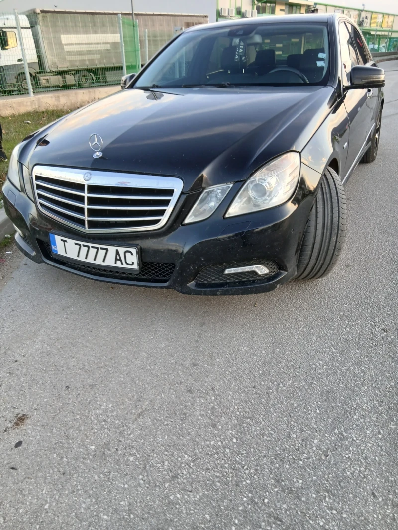 Mercedes-Benz E 220, снимка 2 - Автомобили и джипове - 52949143