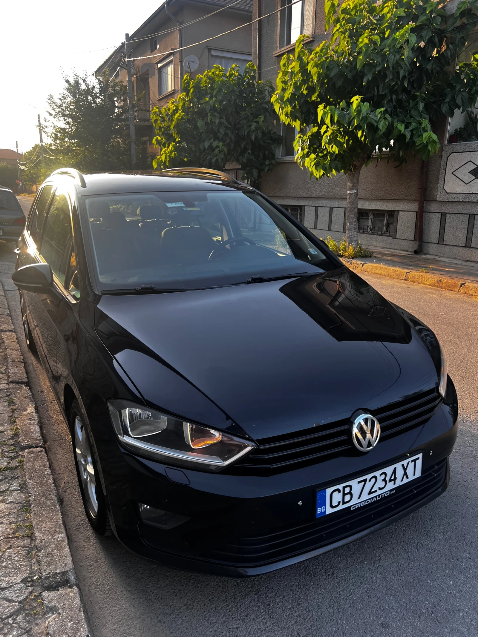 VW Sportsvan 1.6 DSG - изображение 2