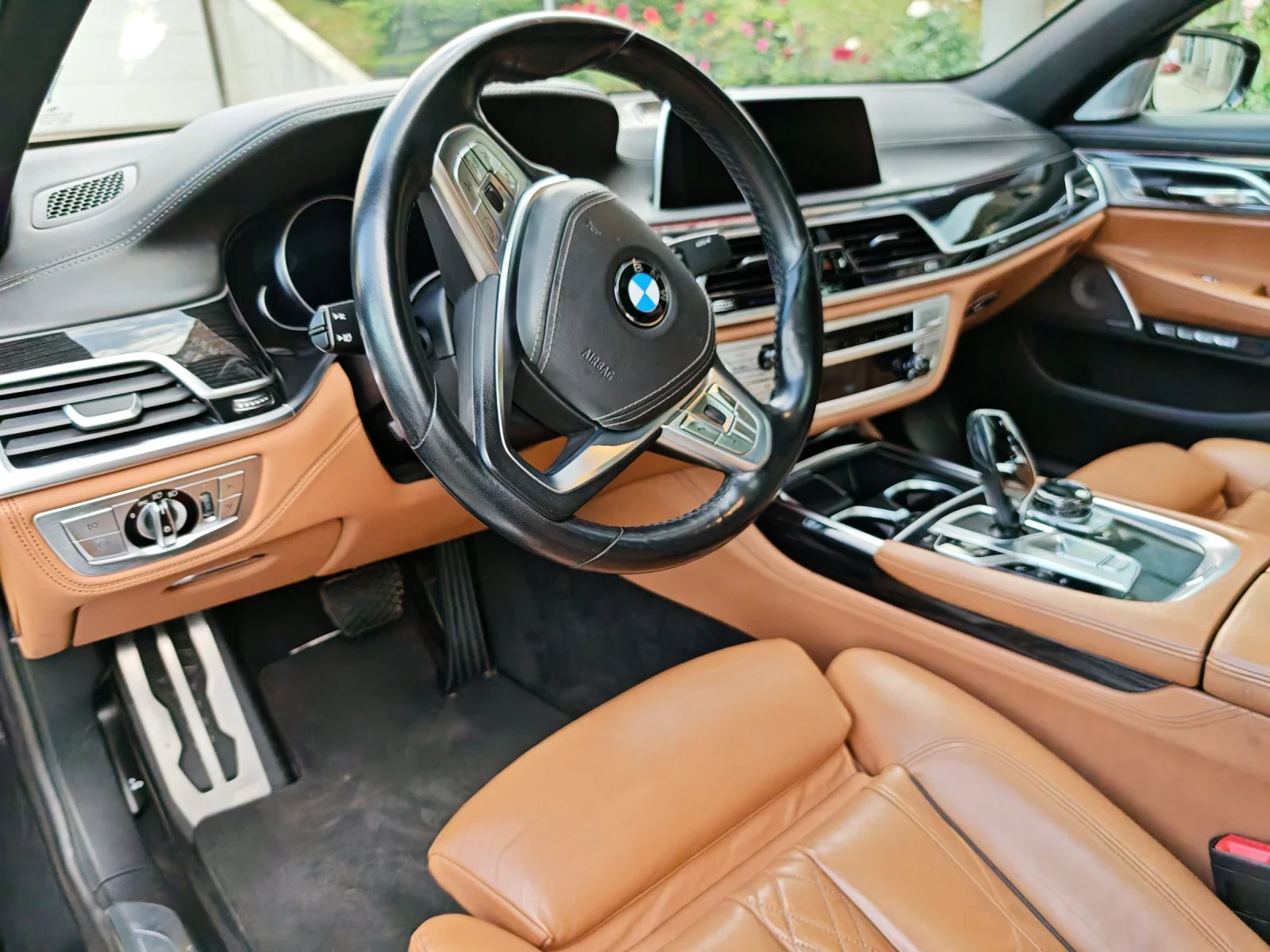 BMW 750  - изображение 6