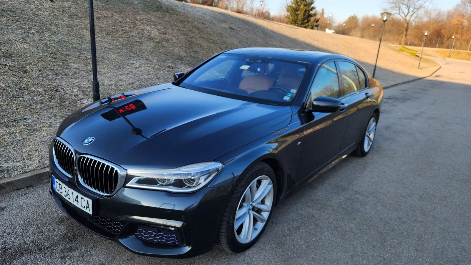 BMW 750  - изображение 10