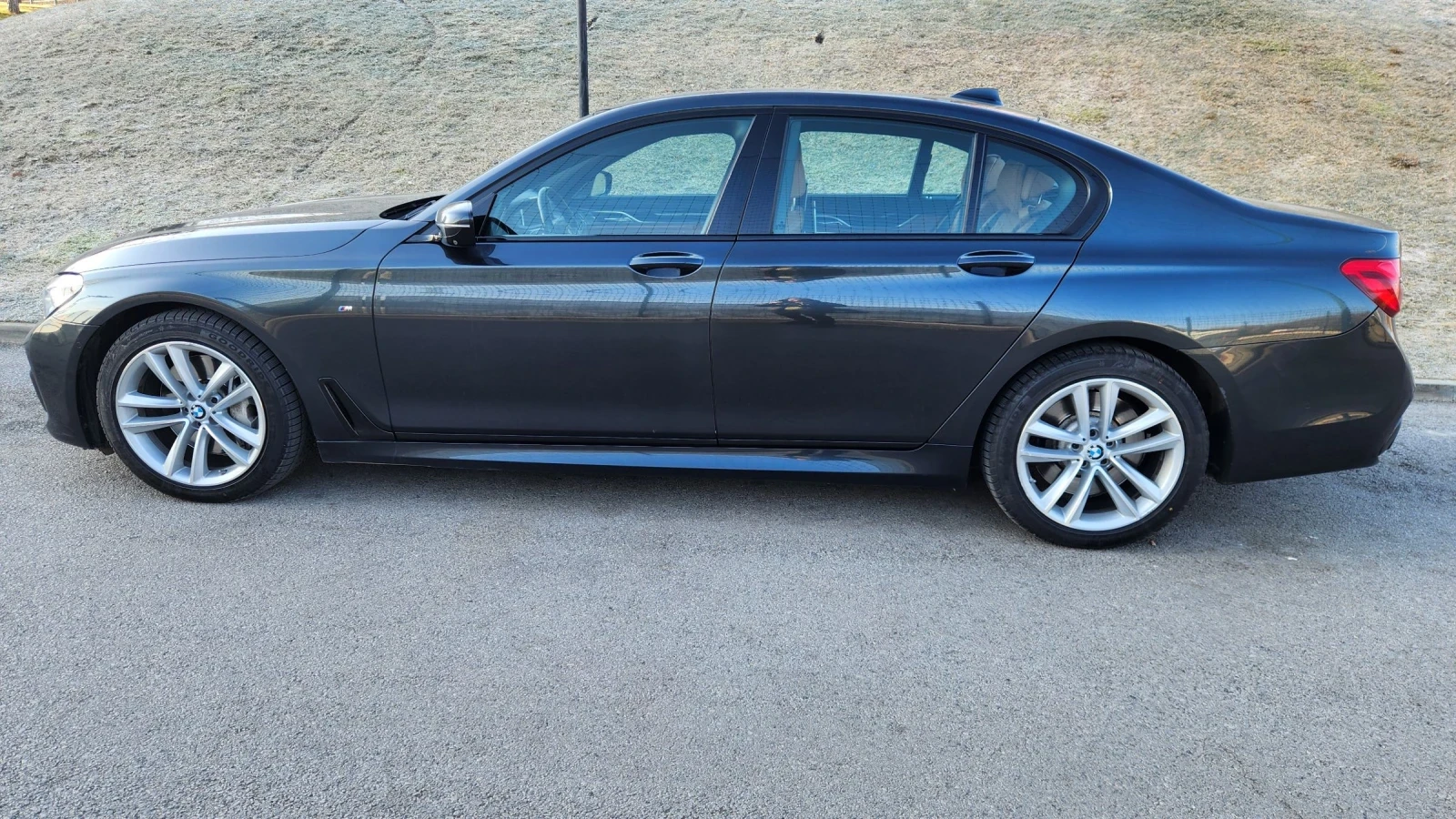BMW 750  - изображение 7