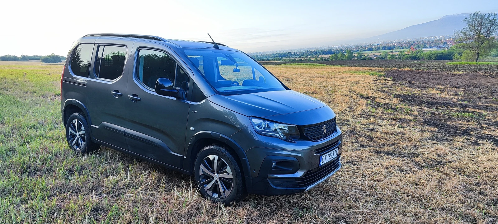 Peugeot Rifter 1.5 BlueHD, 130hs. GT пакет - изображение 3
