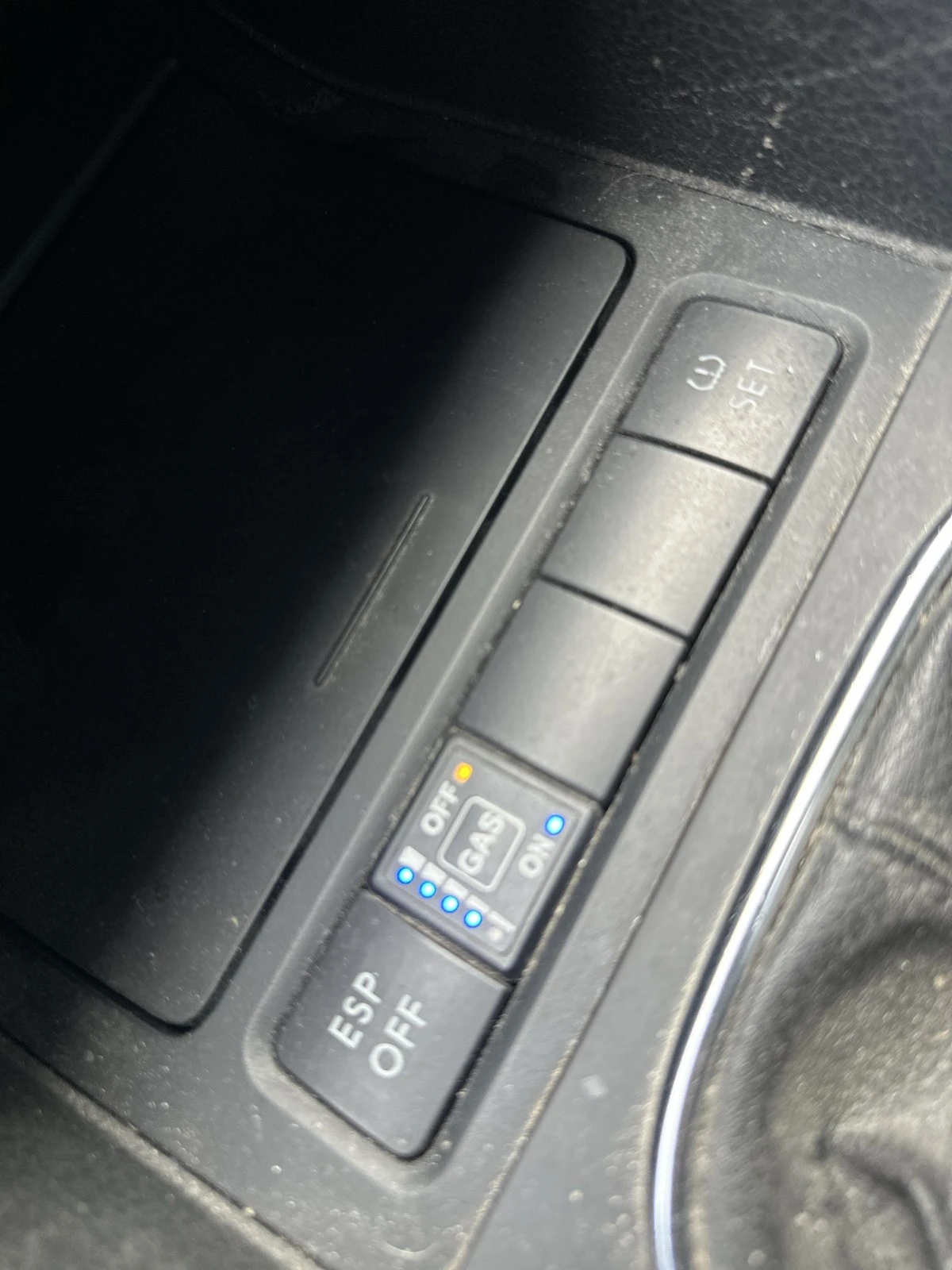 VW Golf 1.6i Bi Fuel  | Mobile.bg   11